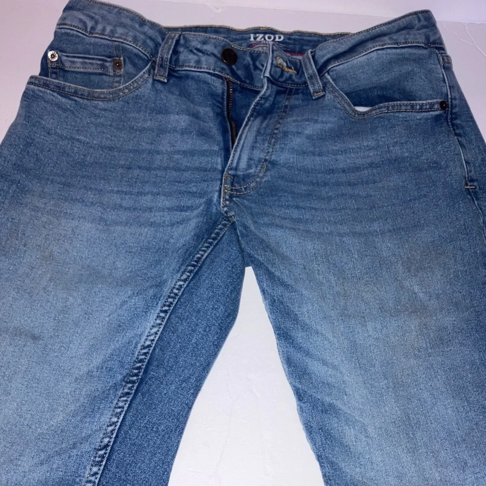 Izod Men's Straight Fit Stonewashed‎ Denim Jeans Soft Stretch 30x30
